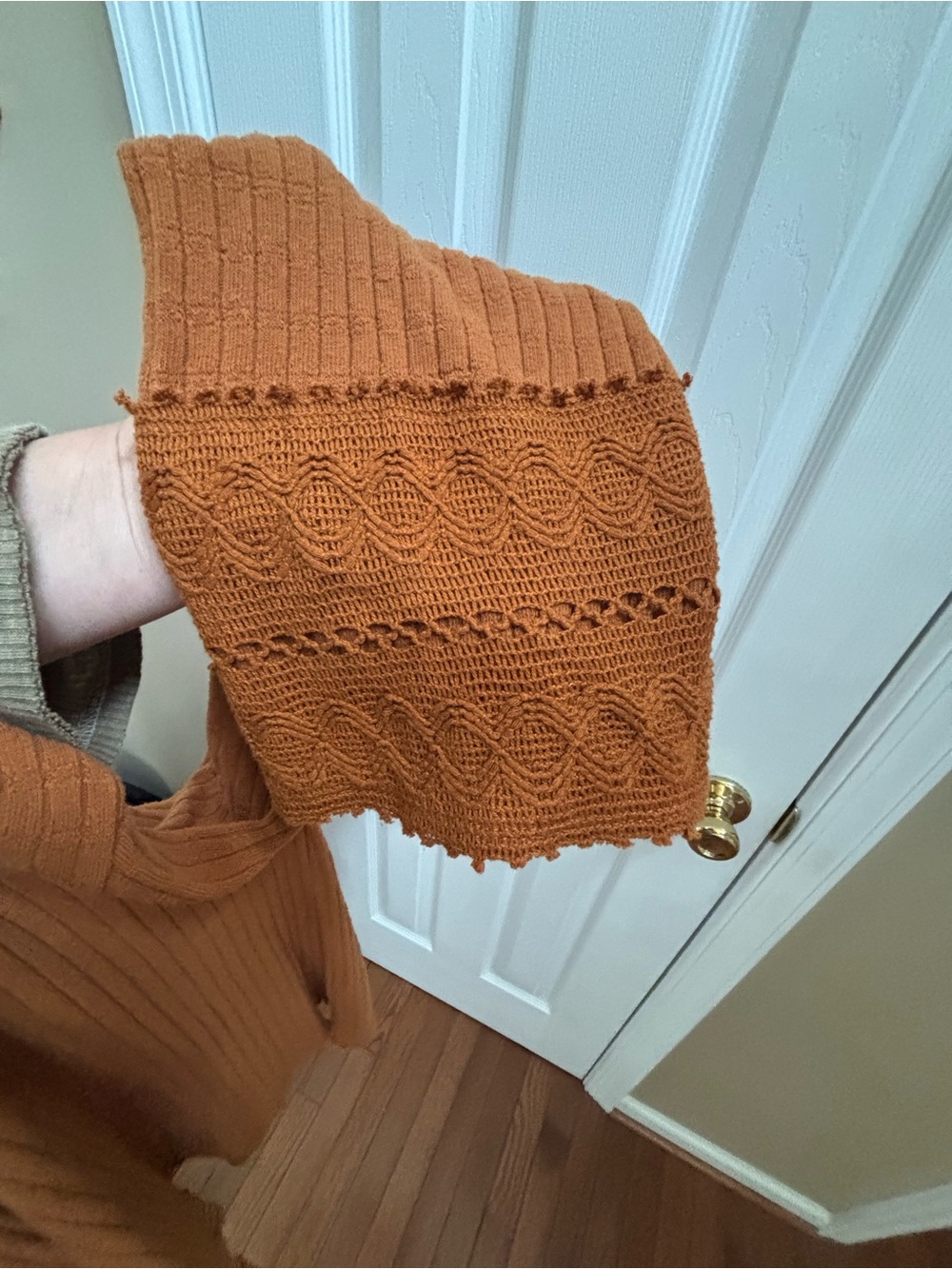 Daytrip Woman’s Rust Bell Sleeve Hooded Sweater w/ Crochet Trim, Size XL, EUC - Picture 2 of 5